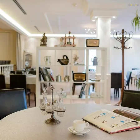 Hotel Andria 3*